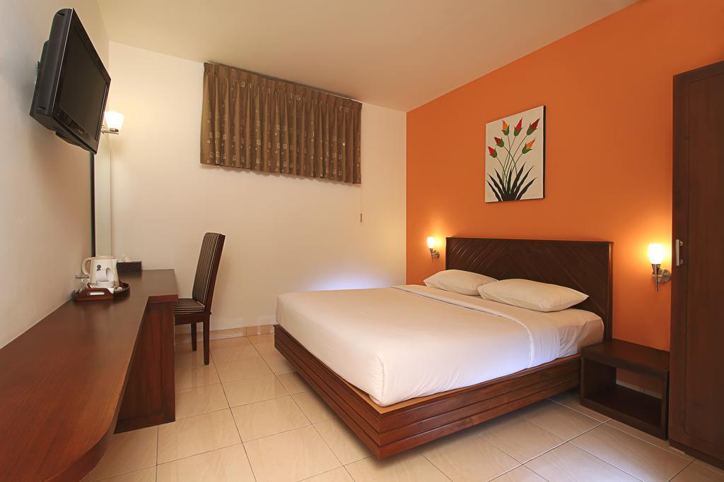 Maesa Hotel Ponorogo Chambre photo